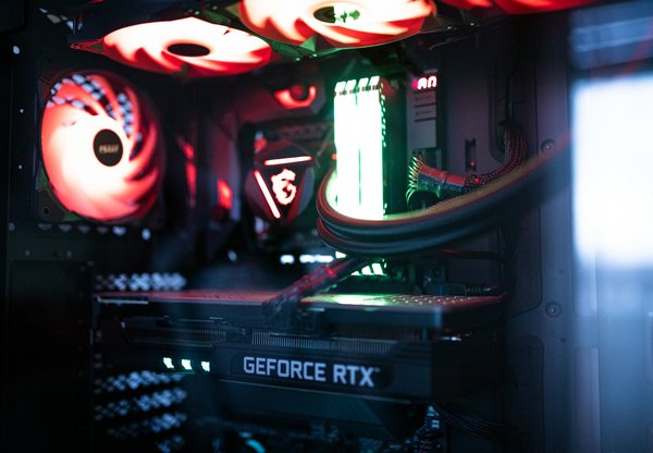 Comment choisir la bonne alimentation pour un PC équipé d'une carte graphique RTX 3080?